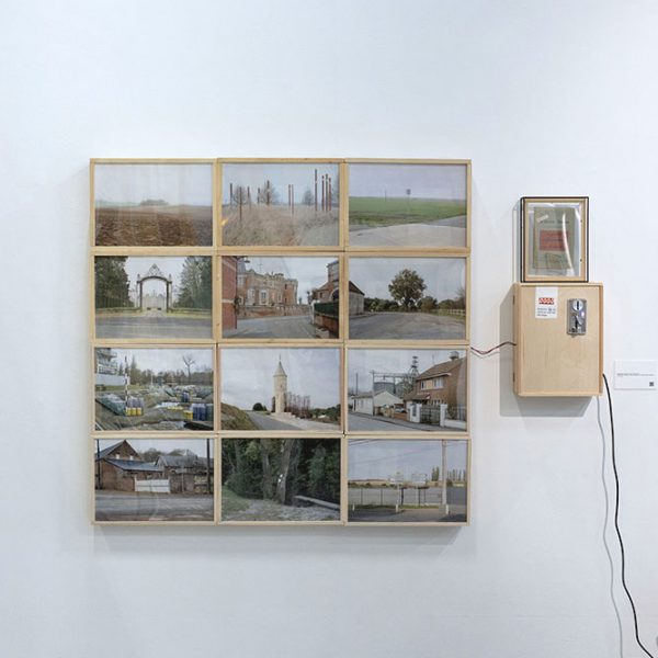 Ming Pang, What burns never returns, 2024, installation à pièces, automatisme, impressions numériques sur papier transparent, montés sur caissons lumineux.